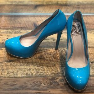 Pour Le Victoire Pretty Turquoise Blue Pumps $50.